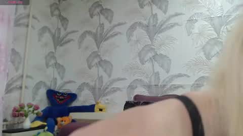 Snapshot of camdiva1 chatting on June 20, 2026, 1:03 pm CamDiva1 online show from June 20, 2026, 1:03 pm