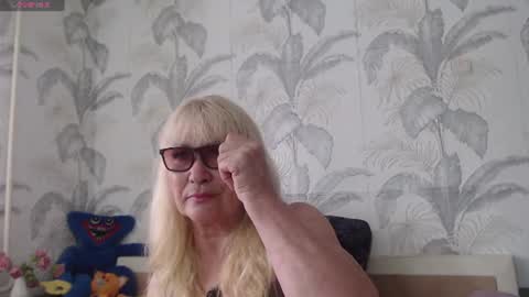 Snapshot of camdiva1 chatting on July 27, 2026, 12:23 pm CamDiva1 online show from July 27, 2026, 12:23 pm