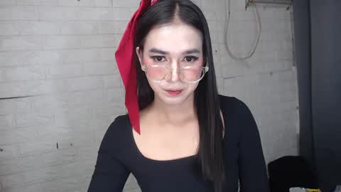 camela_star online show from February 17, 2025, 4:42 am