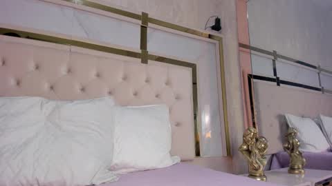 Snapshot of cameron_hearts chatting on December 22, 2025, 12:24 pm cameron_hearts online show from December 22, 2025, 12:24 pm