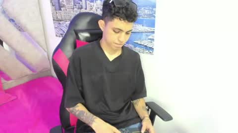 Snapshot of cameron_lux4 chatting on July 5, 2026, 3:23 am CAMERON online show from July 5, 2026, 3:23 am