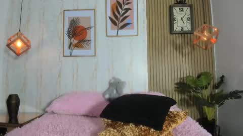 Snapshot of cameroncollinss chatting on February 18, 2025, 11:52 pm Cameron online show from February 18, 2025, 11:52 pm