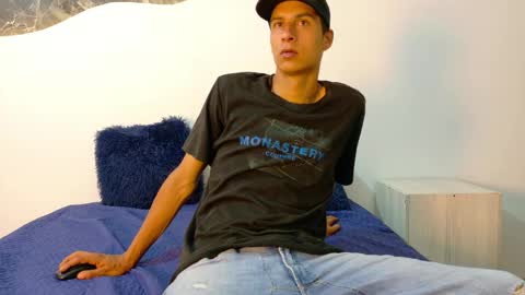 Snapshot of cameronsilverman chatting on May 18, 2026, 7:31 pm cameronsilverman online show from May 18, 2026, 7:31 pm