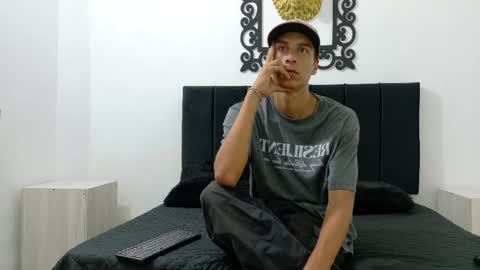 Snapshot of cameronsilverman chatting on May 25, 2026, 7:20 pm cameronsilverman online show from May 25, 2026, 7:20 pm