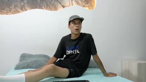 Snapshot of cameronsilverman chatting on June 5, 2026, 9:53 pm cameronsilverman online show from June 5, 2026, 9:53 pm