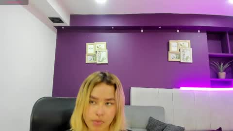 CamiilaGlow online show from September 17, 2025, 12:51 pm