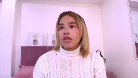 CamiilaGlow online show from September 24, 2025, 5:38 pm