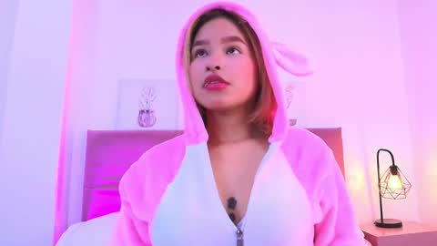 CamiilaGlow online show from September 27, 2025, 12:43 pm