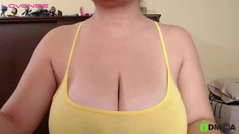 Camila  online show from December 5, 2024, 4:44 pm