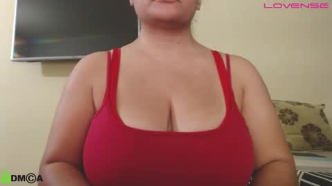 Camila  online show from September 29, 2025, 4:34 pm