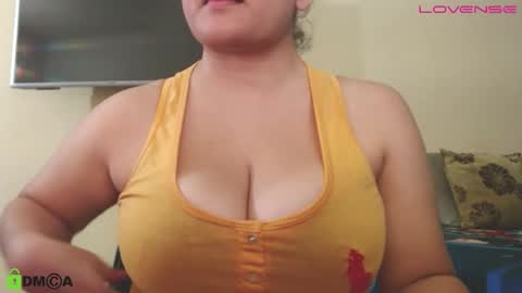 Camila  online show from January 7, 2026, 4:20 pm