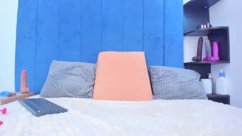 Camila online show from March 11, 2025, 4:18 pm