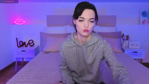 Camila online show from December 14, 2025, 11:09 pm