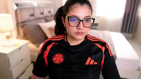 Camila buitrago online show from November 16, 2025, 2:44 pm