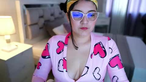 Camila buitrago online show from February 23, 2026, 7:55 pm