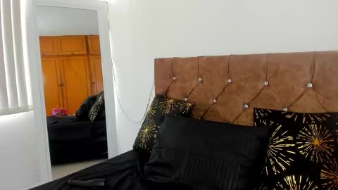 camila_collins7 online show from November 1, 2025, 3:14 pm