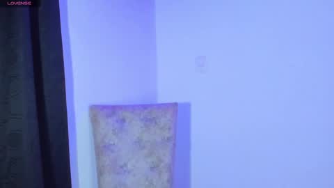  s online show from February 28, 2025, 10:50 pm