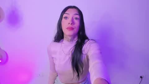 Snapshot of camila_coxx chatting on June 1, 2026, 12:01 am s online show from June 1, 2026, 12:01 am