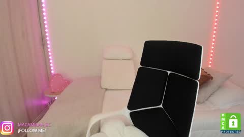 Snapshot of camila_ec2 chatting on October 1, 2025, 2:39 am C A M I online show from October 1, 2025, 2:39 am