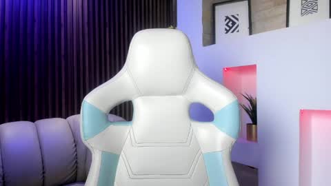 camila_martinez9 online show from April 20, 2026, 11:35 am