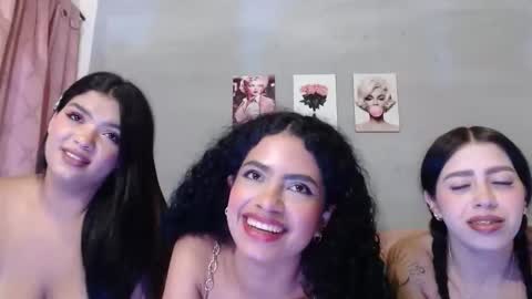 camila_meza online show from November 6, 2025, 1:34 pm