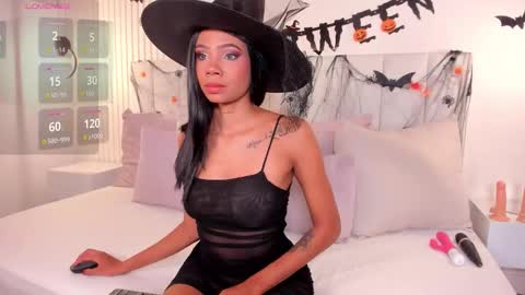 Camila  online show from October 31, 2025, 11:44 am