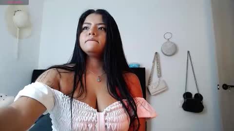 camila_torresss online show from November 12, 2025, 7:57 pm