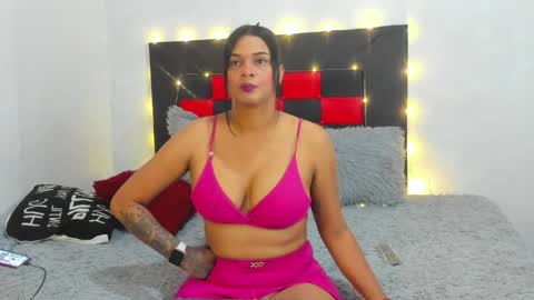 Snapshot of camila_valenciia_ chatting on April 22, 2026, 2:58 am Camila online show from April 22, 2026, 2:58 am