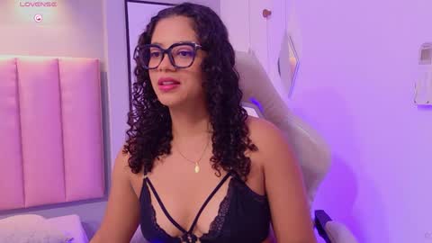 Camila online show from April 29, 2026, 12:20 pm