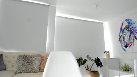 camila manzur online show from February 7, 2025, 8:31 pm