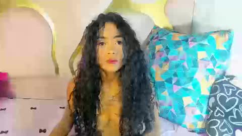 Snapshot of camilaqueenh chatting on October 18, 2025, 1:19 am camilaqueenh online show from October 18, 2025, 1:19 am
