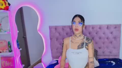 Camila Velour  online show from March 30, 2026, 5:52 am