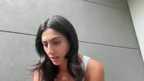 Snapshot of camiliakxoxo chatting on March 21, 2026, 2:09 pm camiliakxoxo online show from March 21, 2026, 2:09 pm