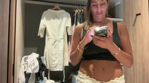 Snapshot of camiliakxoxo chatting on March 29, 2026, 2:50 pm camiliakxoxo online show from March 29, 2026, 2:50 pm