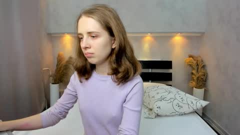 Camilla online show from October 3, 2025, 12:07 am