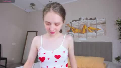 Camilla online show from April 17, 2026, 1:08 am