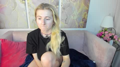 camilladreamer online show from November 10, 2025, 7:24 pm