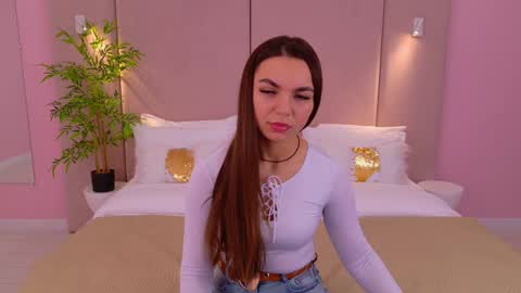 Camilla online show from March 4, 2025, 3:00 am