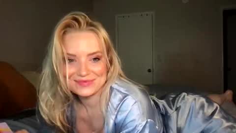 camilleclairexo online show from May 5, 2026, 6:10 am