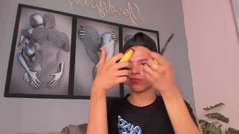 Snapshot of camillo_virgil chatting on November 19, 2025, 11:21 am Camillo Virgil online show from November 19, 2025, 11:21 am