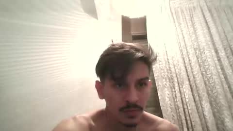 camilo0820 online show from October 26, 2025, 12:16 am
