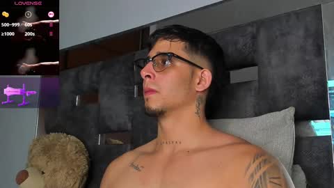   INDEPENDENT MODEL online show from September 16, 2025, 4:13 am