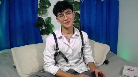 Snapshot of camilo_xcam chatting on February 5, 2025, 9:07 pm CAMILO online show from February 5, 2025, 9:07 pm