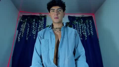 Snapshot of camilo_xcam chatting on February 18, 2025, 10:25 pm CAMILO online show from February 18, 2025, 10:25 pm