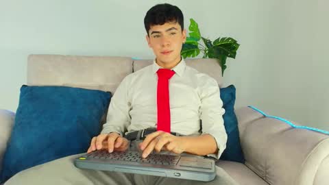 Snapshot of camilo_xcam chatting on October 1, 2025, 8:26 pm CAMILO online show from October 1, 2025, 8:26 pm