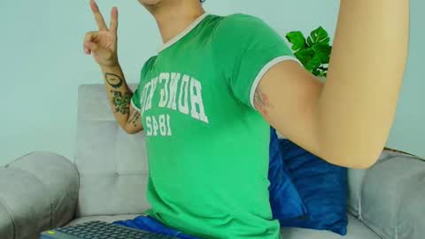 Snapshot of camilo_xcam chatting on October 9, 2025, 8:18 pm CAMILO online show from October 9, 2025, 8:18 pm