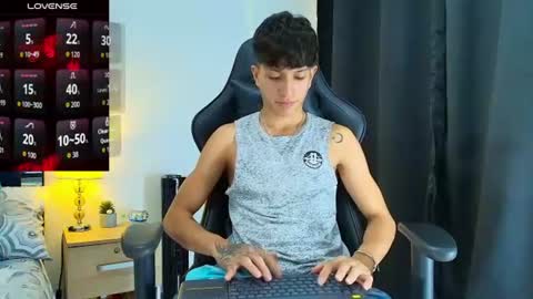 Snapshot of camilobass_ chatting on June 19, 2026, 12:37 am Camilo Bass online show from June 19, 2026, 12:37 am