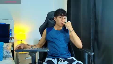 Snapshot of camilobass_ chatting on July 12, 2026, 12:34 am Camilo Bass online show from July 12, 2026, 12:34 am