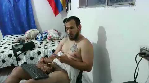 Snapshot of camiloex chatting on February 20, 2025, 11:21 pm Camilo online show from February 20, 2025, 11:21 pm