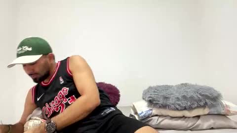 camilor_30 online show from November 8, 2025, 10:59 am